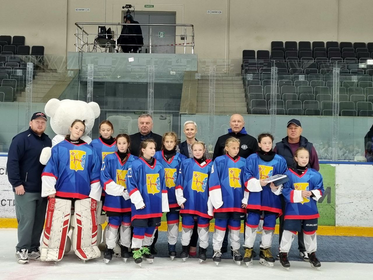 Кубок межрегионального турнира по хоккею «Хрустальная тиара» отправился в Нижегородскую область.